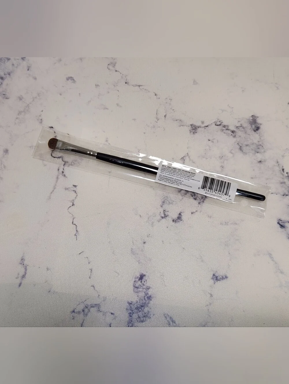 Morphe M210 Small Chisel Fluff Eyeshadow Brush